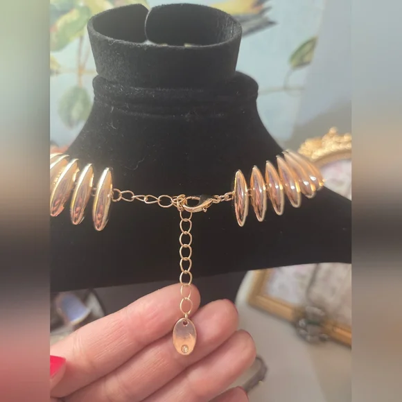 Gold-Tone Statement Jewelry Set - Picture 6 of 6